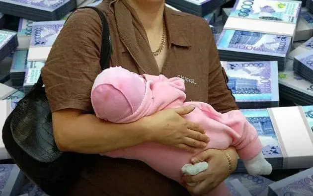 В Новосибирске женщина попыталась **продать ребенка …