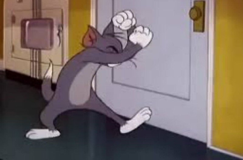 أرحم يديك فما في الدار من …