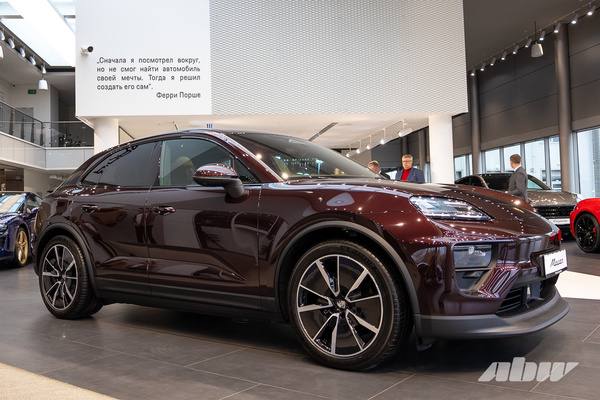 [**В Минск привезли новый Porsche Macan**](https://abw.by/news/automarket/2024/11/05/elektro-i-tochka-v-minske-predstavili-novyi-porsche-macan)