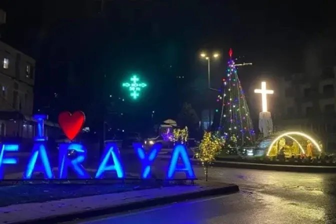 Os moradores se reuniram na praça …