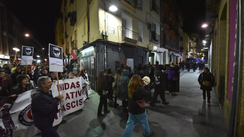 Multitudinaria protesta en Huesca al grito …