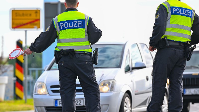***🇩🇪******⚡*** **"*111,000 fewer asylum applications. More …