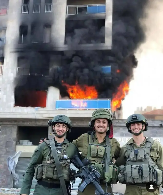 İşgalci israil askerleri, Gazze'de sivillerin kaldığı …