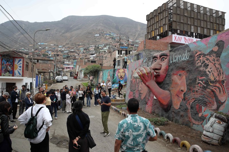 [‌](https://efe.com/cultura/2024-12-03/lima-cerros-arquitectura/)[EFE Noticias (Twitter)](https://twitter.com/EFEnoticias/status/1863778247890055309)