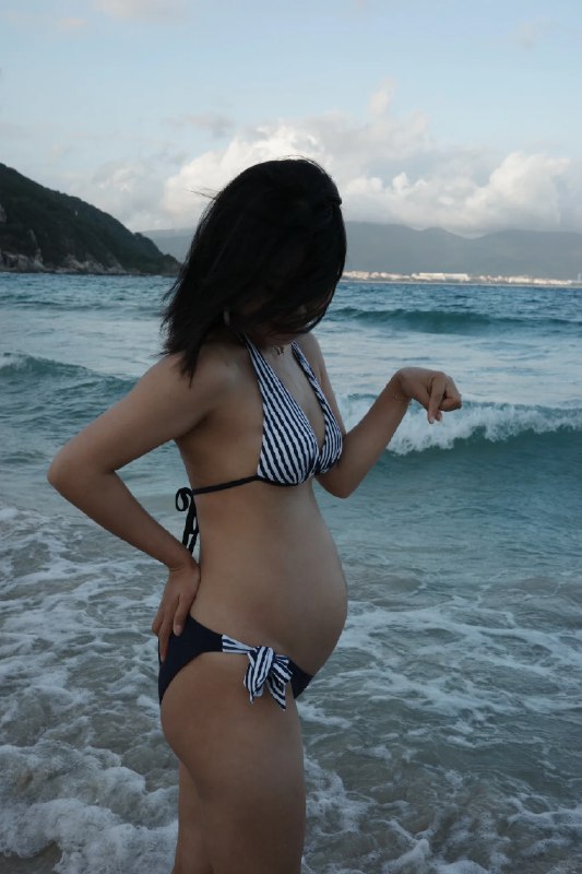 小红书比基尼美女