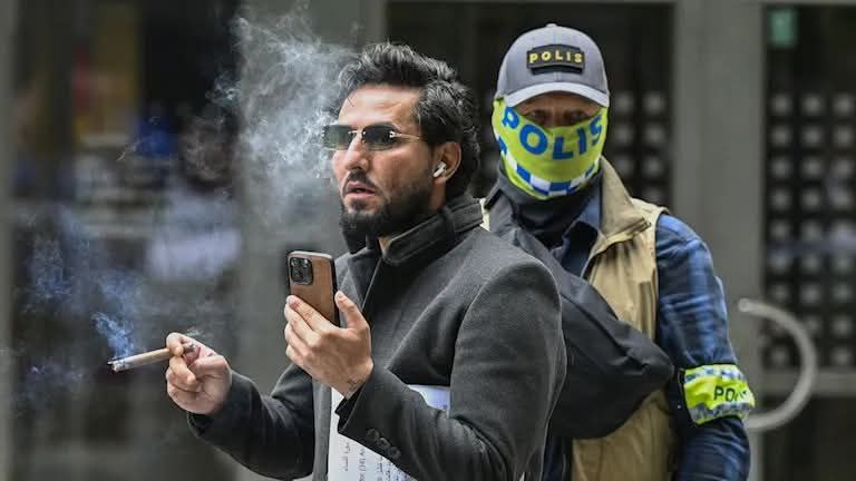 **إذا كان سبُّك للنبيّ "صلى الله …