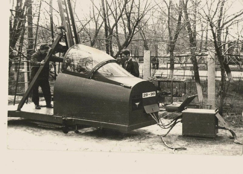 На фотографиях выше - советский авиационный …