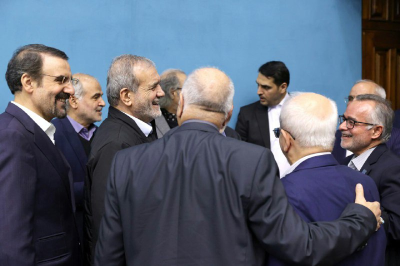 **رئیس‌جمهور: کشور را با فیلترهای سیاسی …