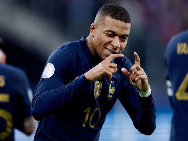 Mbappe | Av