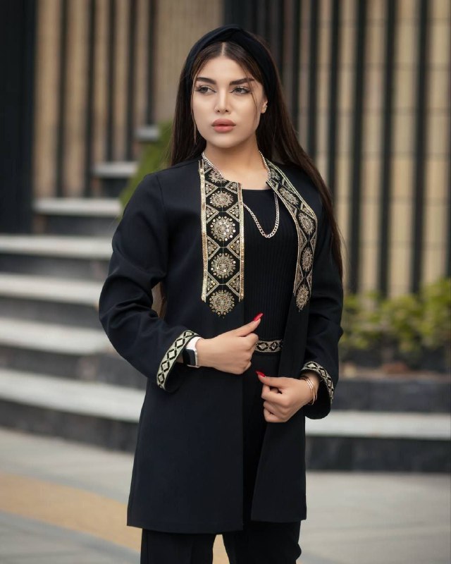 ?اکسسوری ولباس زیر نگین?