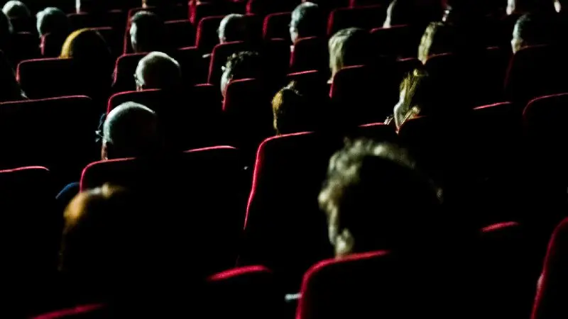 ,,Antisemitischer Vorfall in Wiesbaden: Schüler applaudieren in Kino für Holocaust" (Februar 2024)