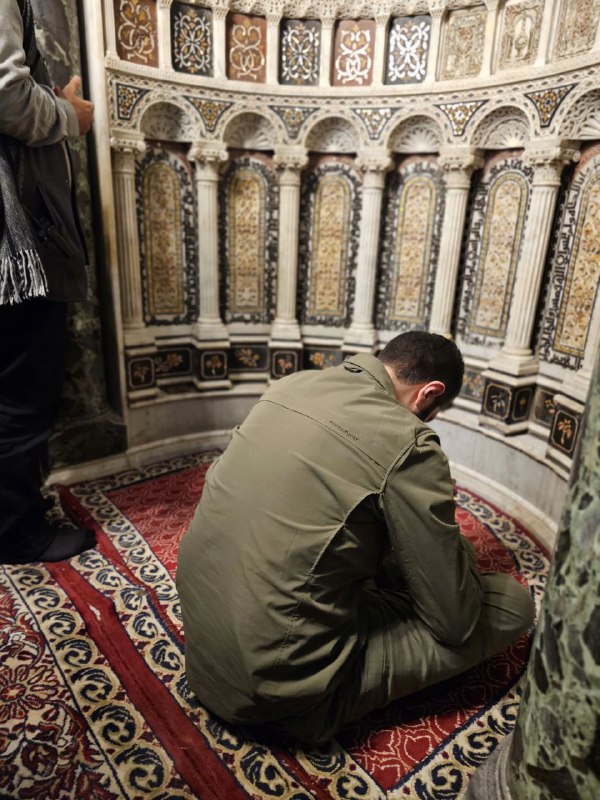 «تضرعوا للّٰـه شاكرين، وادخلوا دمشقَ متواضعين»