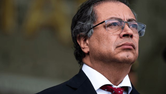 Gustavo Petro pidió la renuncia de …