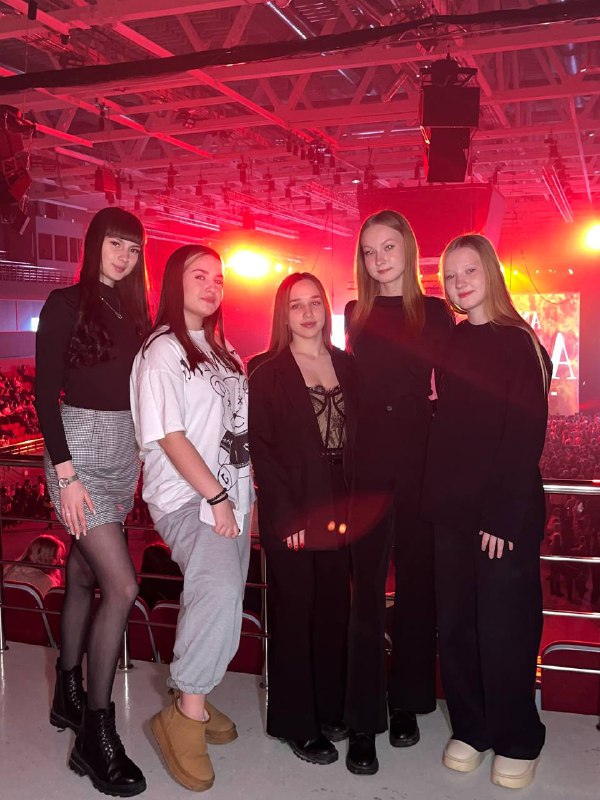 Девчушки***👑******❤️***