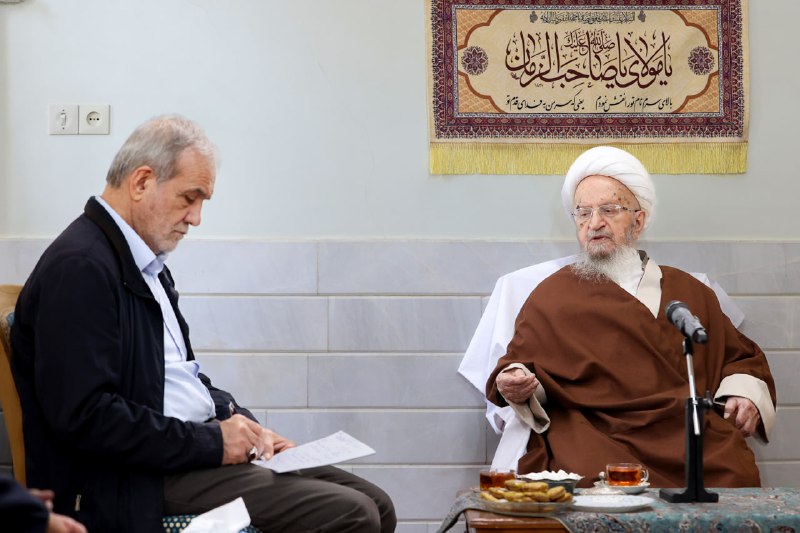 عالمون
