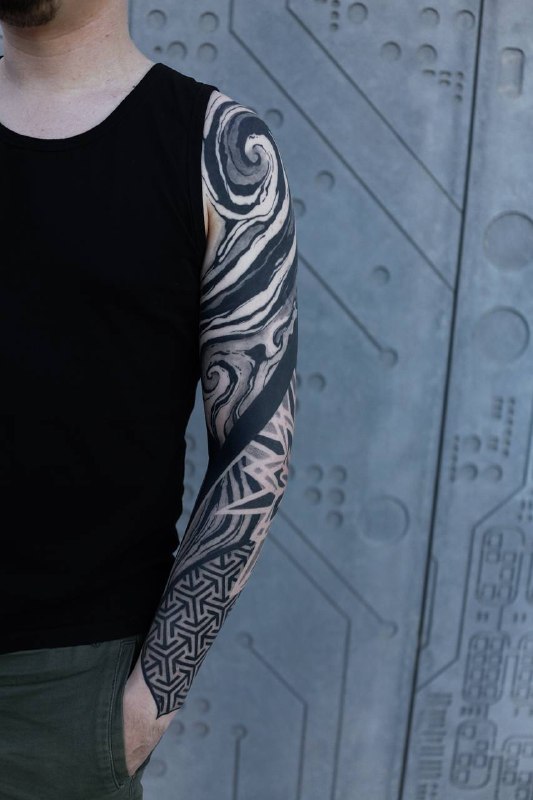 Alex Varma | blackwork tattoo