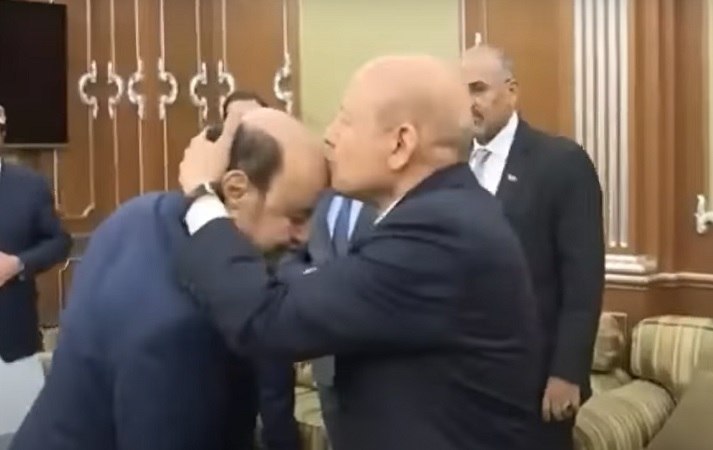 من هادي للرئاسي .. شرعية "المنفى" …