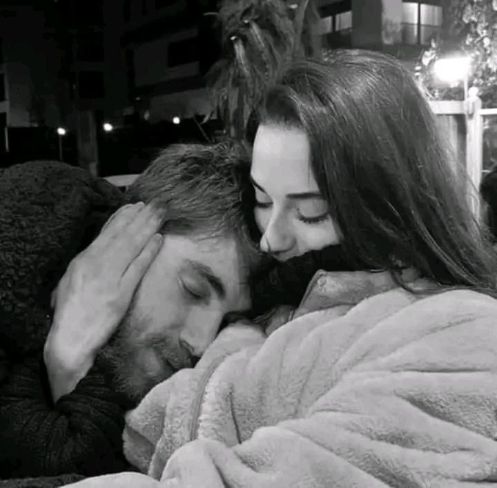 ‏لنكن أنا وأنت أبديان ، لا …