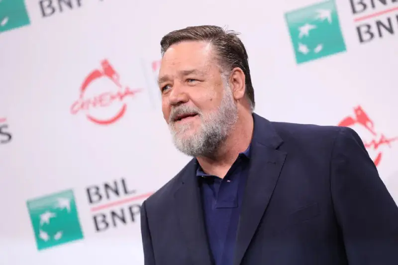 Russell Crowe fractured both legs on …