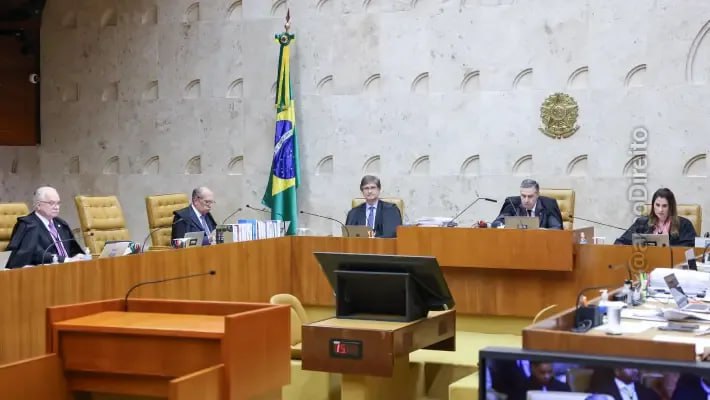 [**CCJ da Câmara aprova e manda …