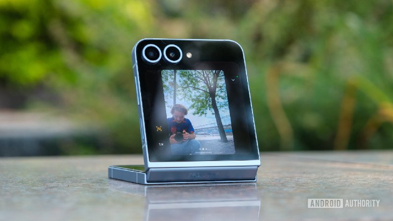 The first Samsung Galaxy Z Flip …
