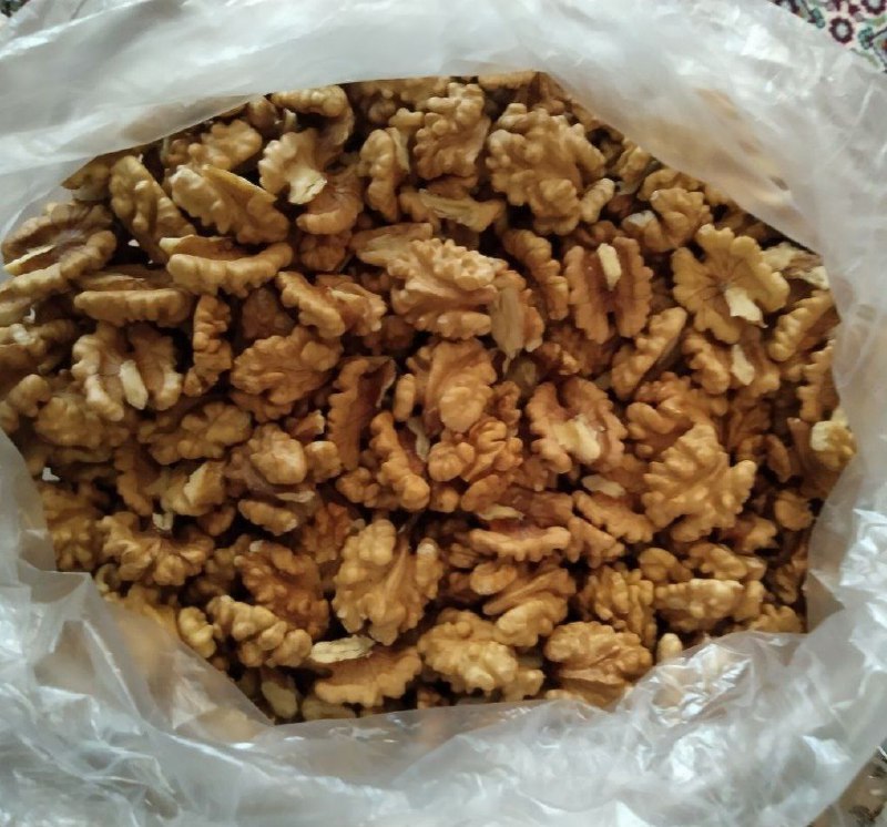 مغز گردو موجود است .