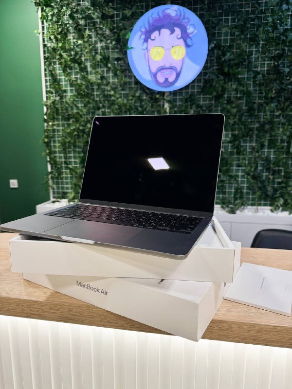 MacBook Air **M**3в кольорі grey