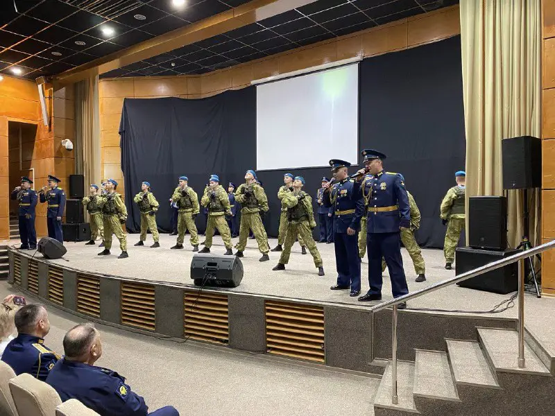 Ансамбль песни и пляски Воздушно-десантных войск …