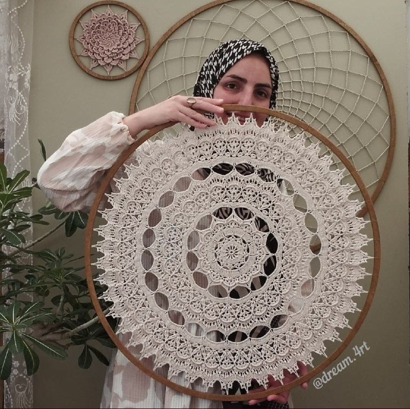 دوستای گلم زهرا جان هنرمندم همین …