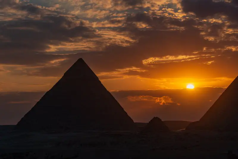 Гэтым разам кароткі тэксцік. На хвалі тэмы пірамідабудоўлі ў Егіпце апошнім разам я не закранула адно важнае пытанне: навошта егіпцяне …