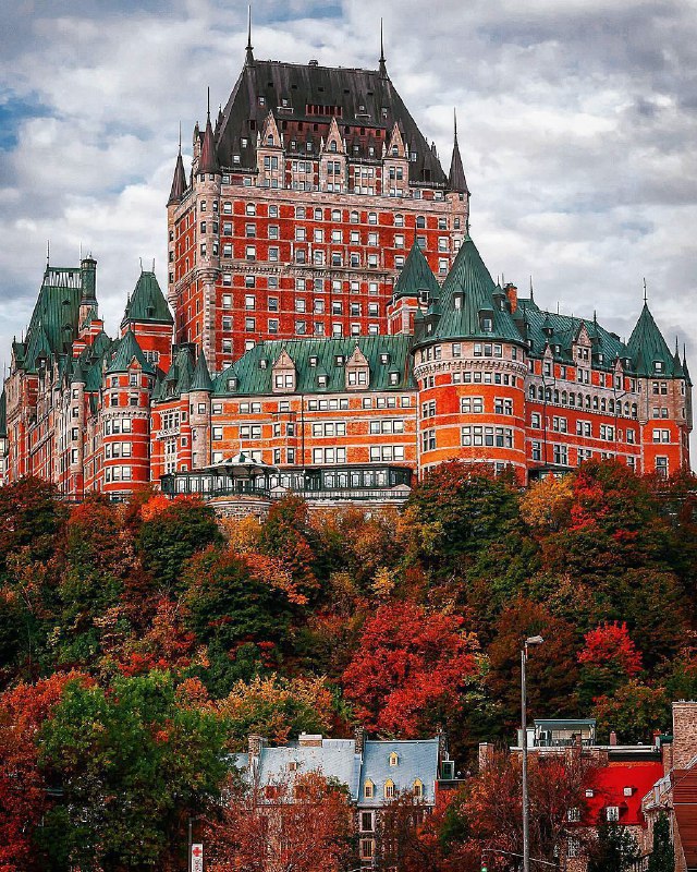 «Шато-Фронтенак» (Château Frontenac), Квебек, Канада