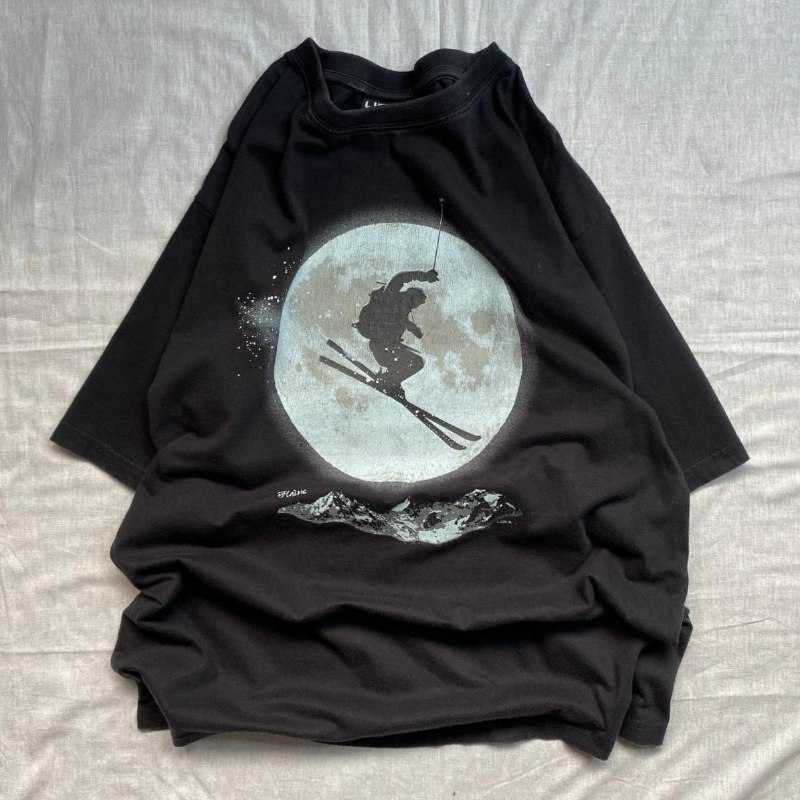 **VINTAGE MOON T-SHIRT**