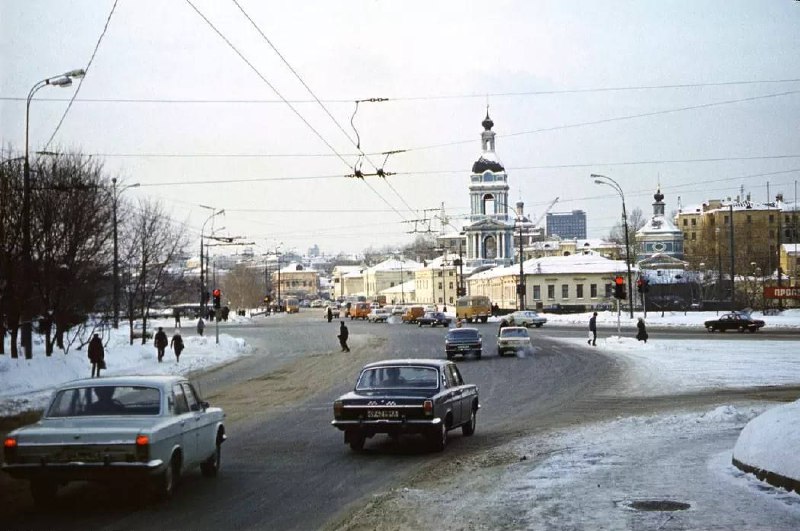 Доброе утро на Яузской улице, 1985