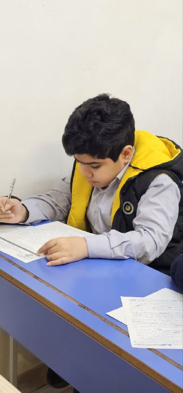 مدرسه آرمانی- دوره اول پسرانه