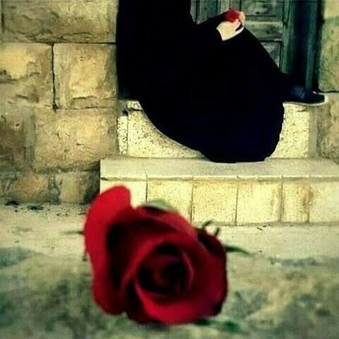 نسمة الهواء على غصن القصب ترسم …