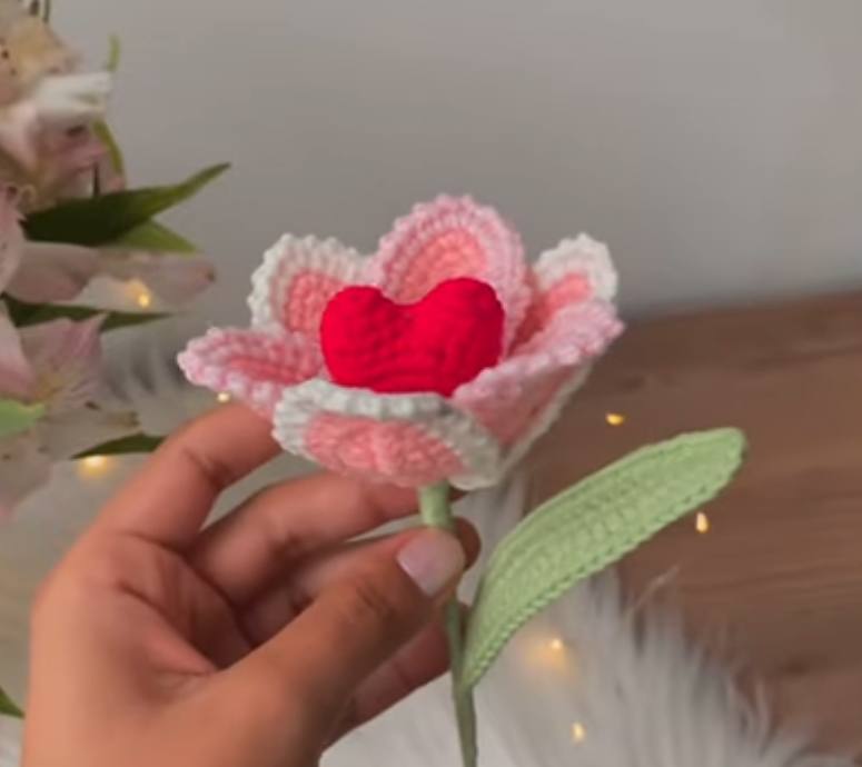 گروهبافی تکی گل لاله ولنتاینی