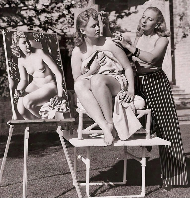 Tamara de Lempicka and model Cecilia …