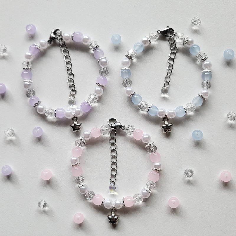 Star bracelets in 3 different colours!