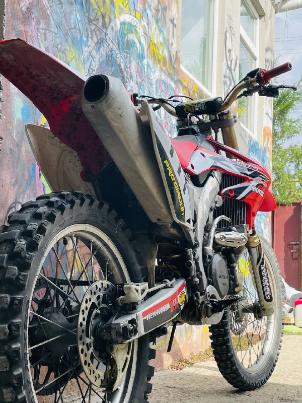 **250000₽**[срочно!](https://www.avito.ru/dzhankoy/mototsikly_i_mototehnika/honda_crf450r_4143705582?utm_campaign=native&amp;utm_medium=item_page_ios&amp;utm_source=soc_sharing_seller)***🚨***