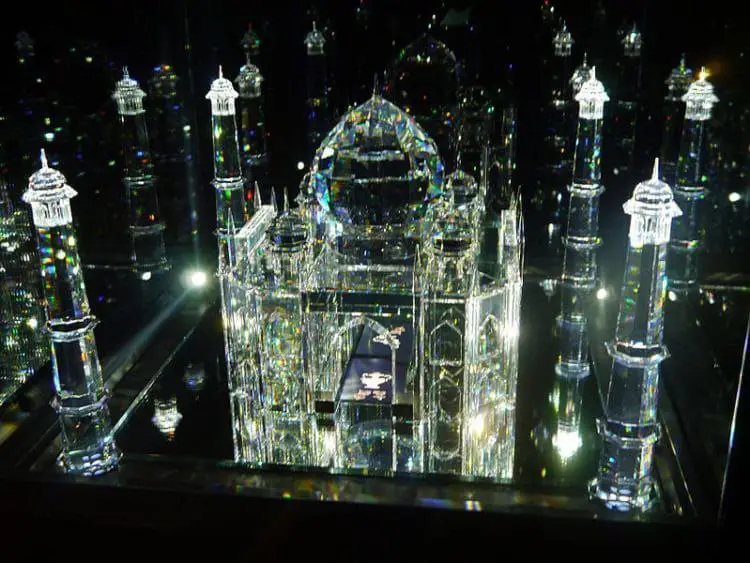 Экспонат музея кристаллов Swarovsk
