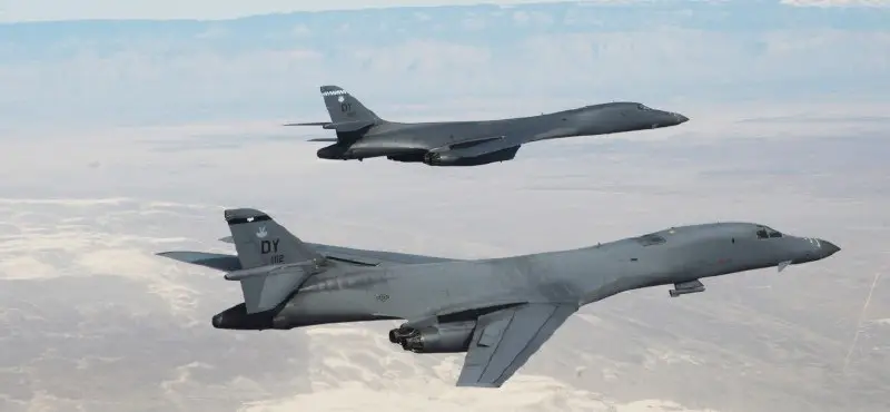 ABD'ye ait B-1B tipi uzun menzilli stratejik bombardıman uçaklarının Adana'daki İncirlik Üssü'ne konuşlandığı bildirildi, İncirlik 'önceden planlı' konuşlanmayı doğruladı ***👇***