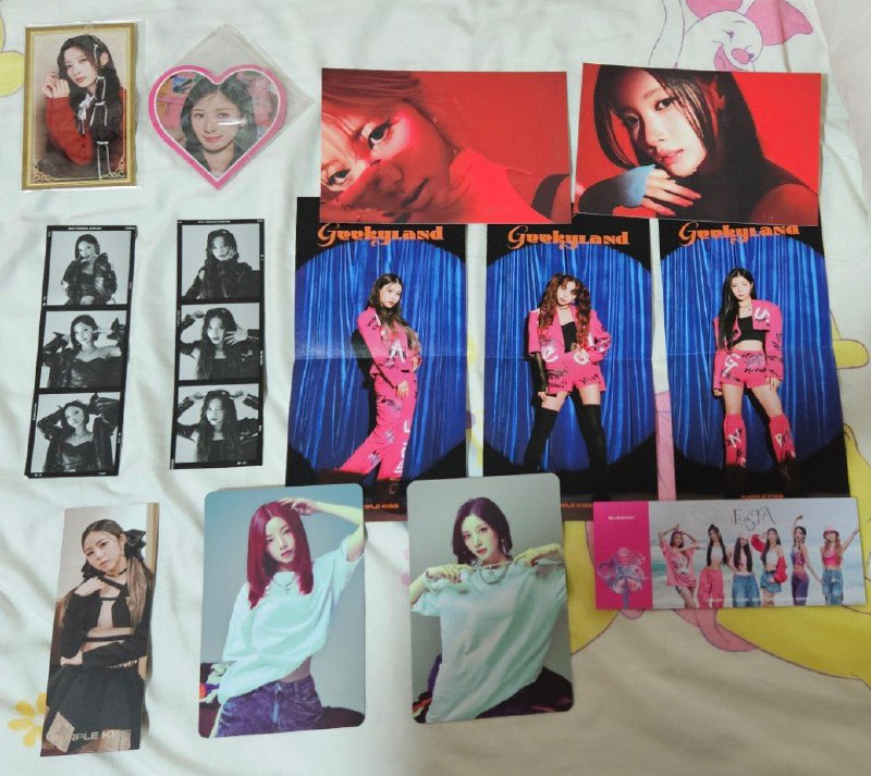 WTS Purple Kiss Assorted Album Inclusions: