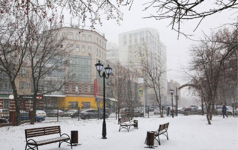 Многие улицы в центре города проходят …