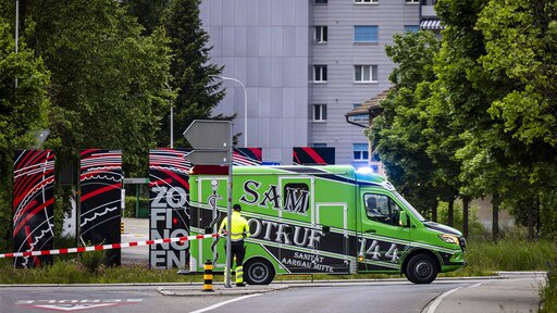 Man steekt in Zwitserland in op voorbijgangers, zes gewonden | RTL Nieuws | [RTL.nl](http://RTL.nl/)