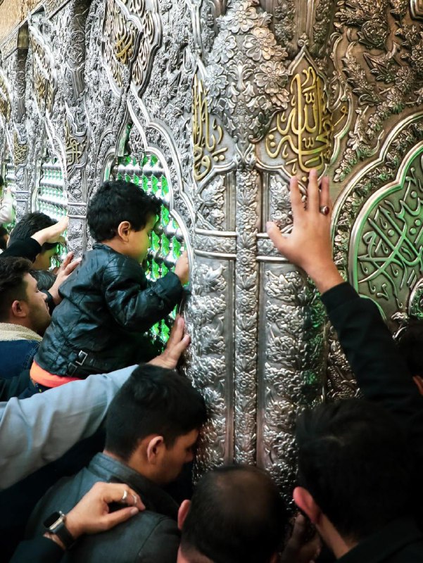 **فداءً لمثواكَ من مَضْجَعِ