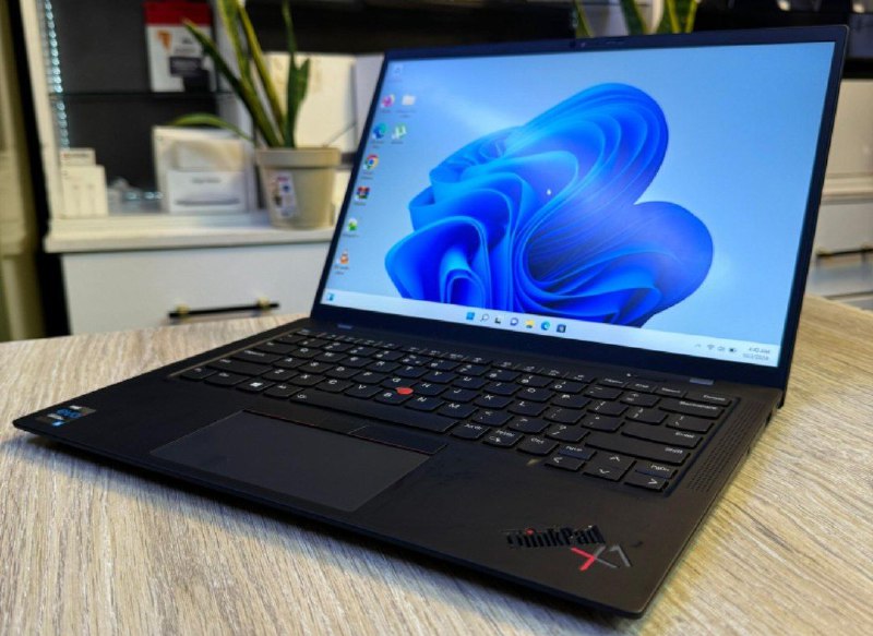 Lenovo Thinkpad X1 Carbon Gen 9 …