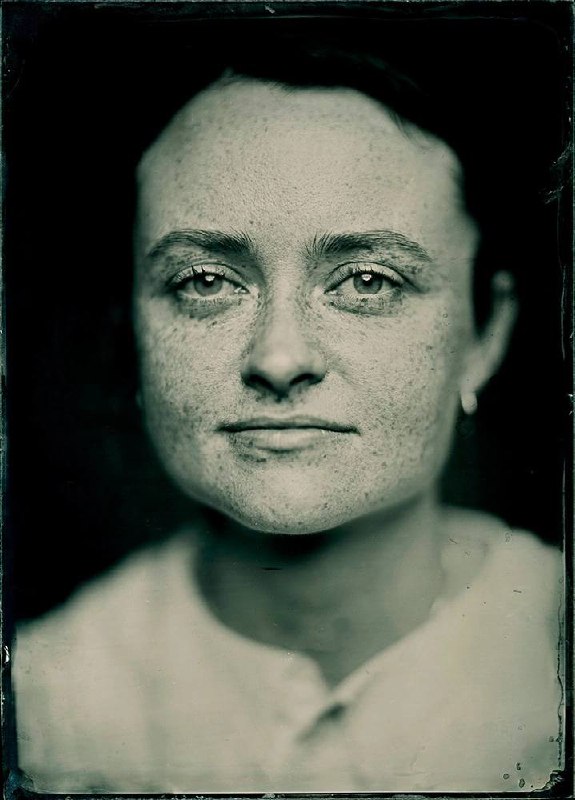 Гостья из Кемерово [#ambrotype](?q=%23ambrotype) [#амбротипия](?q=%23%D0%B0%D0%BC%D0%B1%D1%80%D0%BE%D1%82%D0%B8%D0%BF%D0%B8%D1%8F) [#мишабурлацкий](?q=%23%D0%BC%D0%B8%D1%88%D0%B0%D0%B1%D1%83%D1%80%D0%BB%D0%B0%D1%86%D0%BA%D0%B8%D0%B9) …