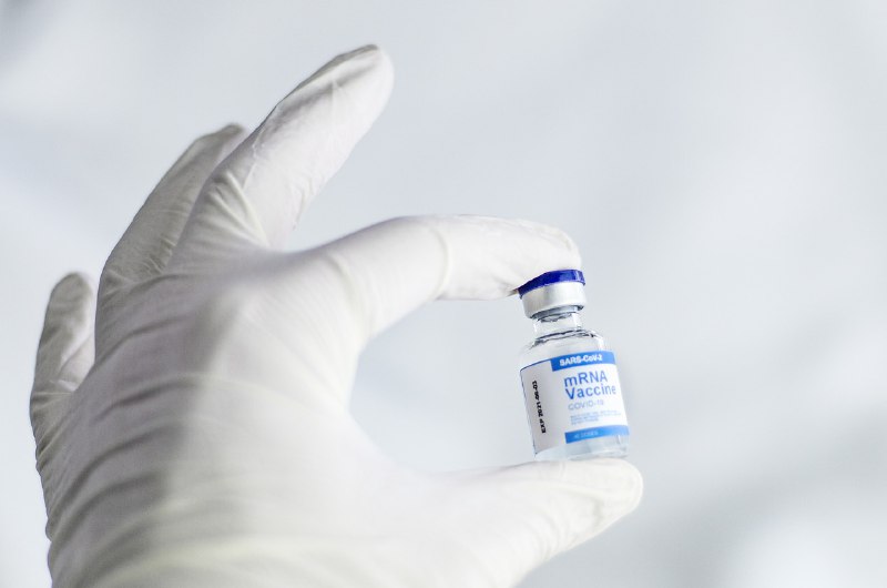 AstraZeneca trekt zijn COVID-19-vaccin wereldwijd terug na zorgen over ernstige bijwerkingen. Weltschmerz waarschuwde eerder voor deze risico's. De beerput gaat …
