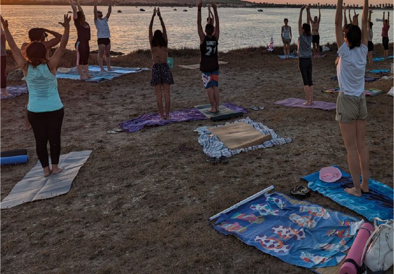 ANS, cun ANS Aristanis, in sa curnisa de Putzu Idu at ordimingiadu sa prima letzione de yoga in sardu, contra …