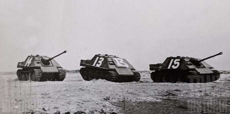 3 of the 18 up-armoured Jagdpanthers …